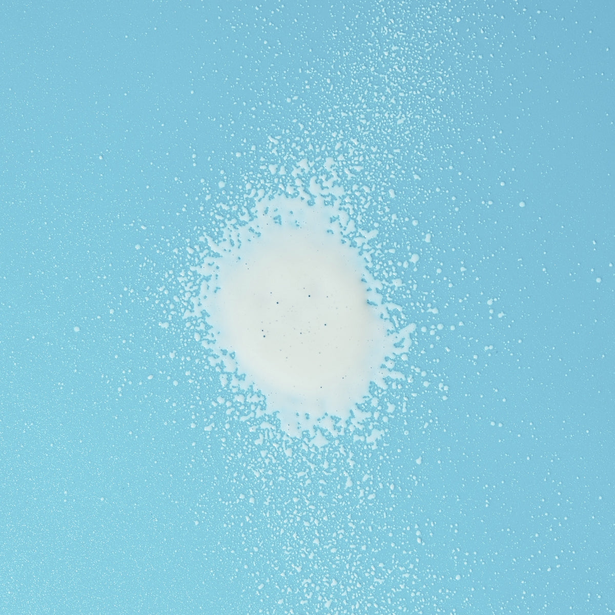 BOB KIDS SPF 50 Spray On Lotion Sunscreen lifestyle shot kids mineral sunscreen brush