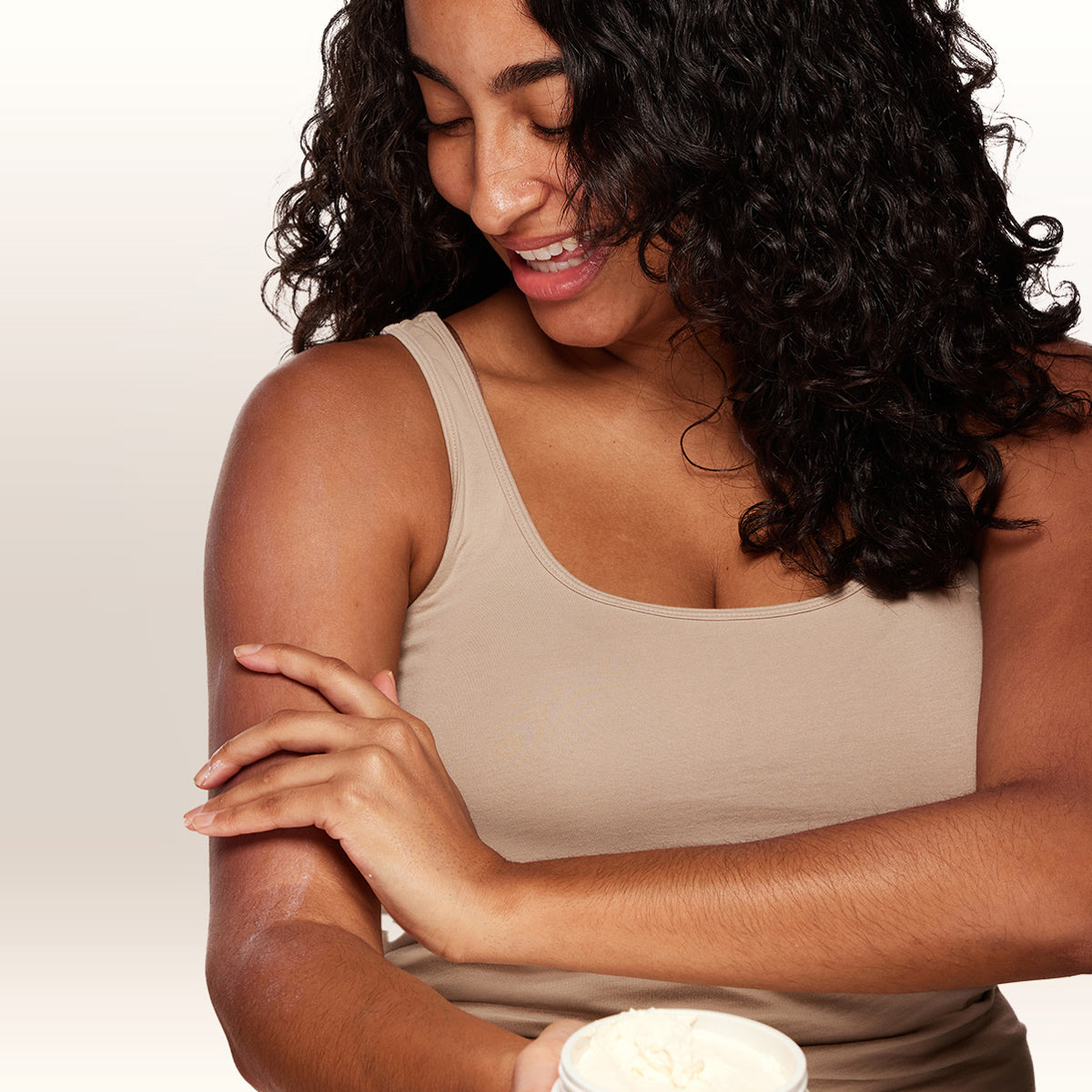 Bounce Butter SPF 30 Mineral Sunscreen Moisturizing Body Mousse product details mineral sunscreen brush applicator