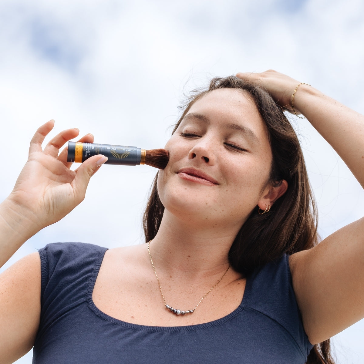 Touch of Tan Mineral Powder Sunscreen Refill SPF 30 product details mineral sunscreen brush applicator