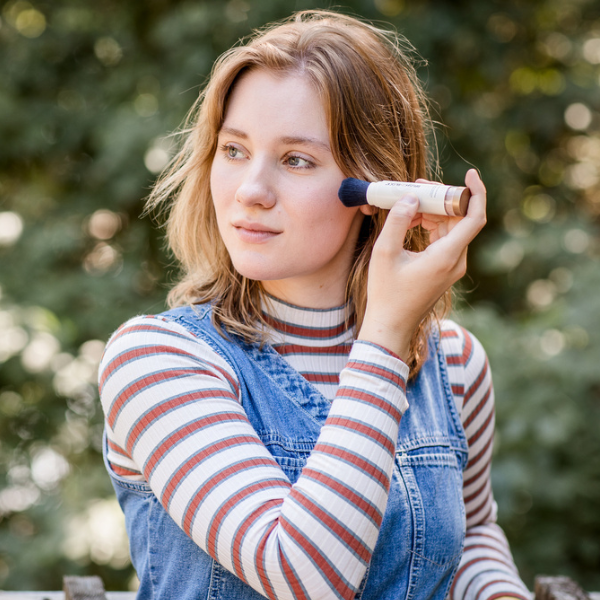 Brush On Block SPF 50-50 Duo - Model 3
