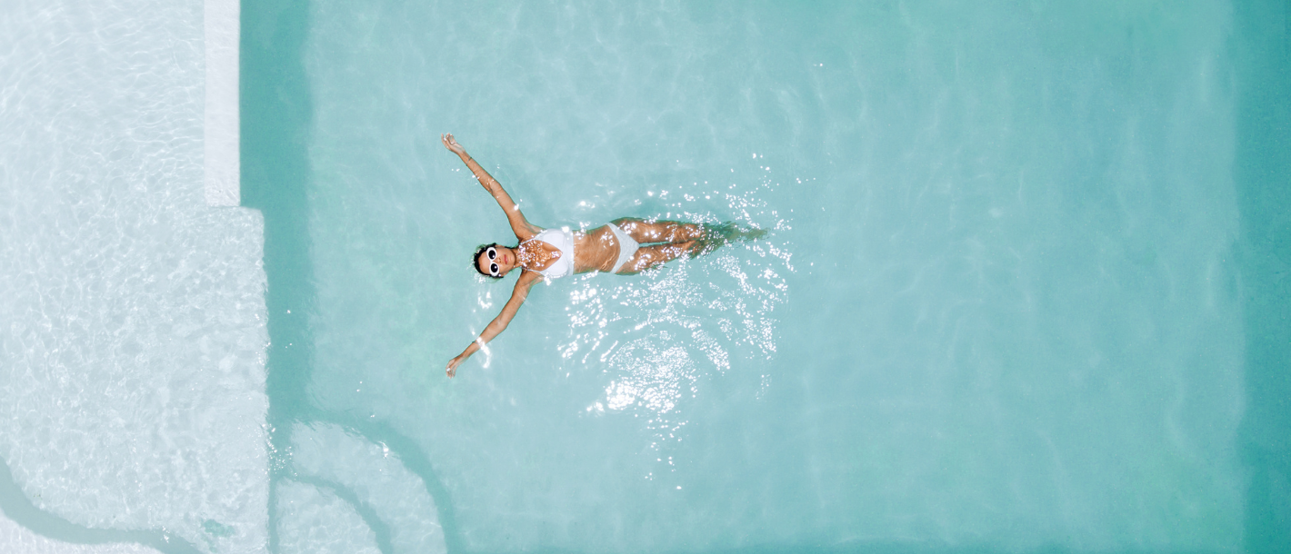 Chlorine and Salt: How the Ocean and the Pool Affect Your Skin