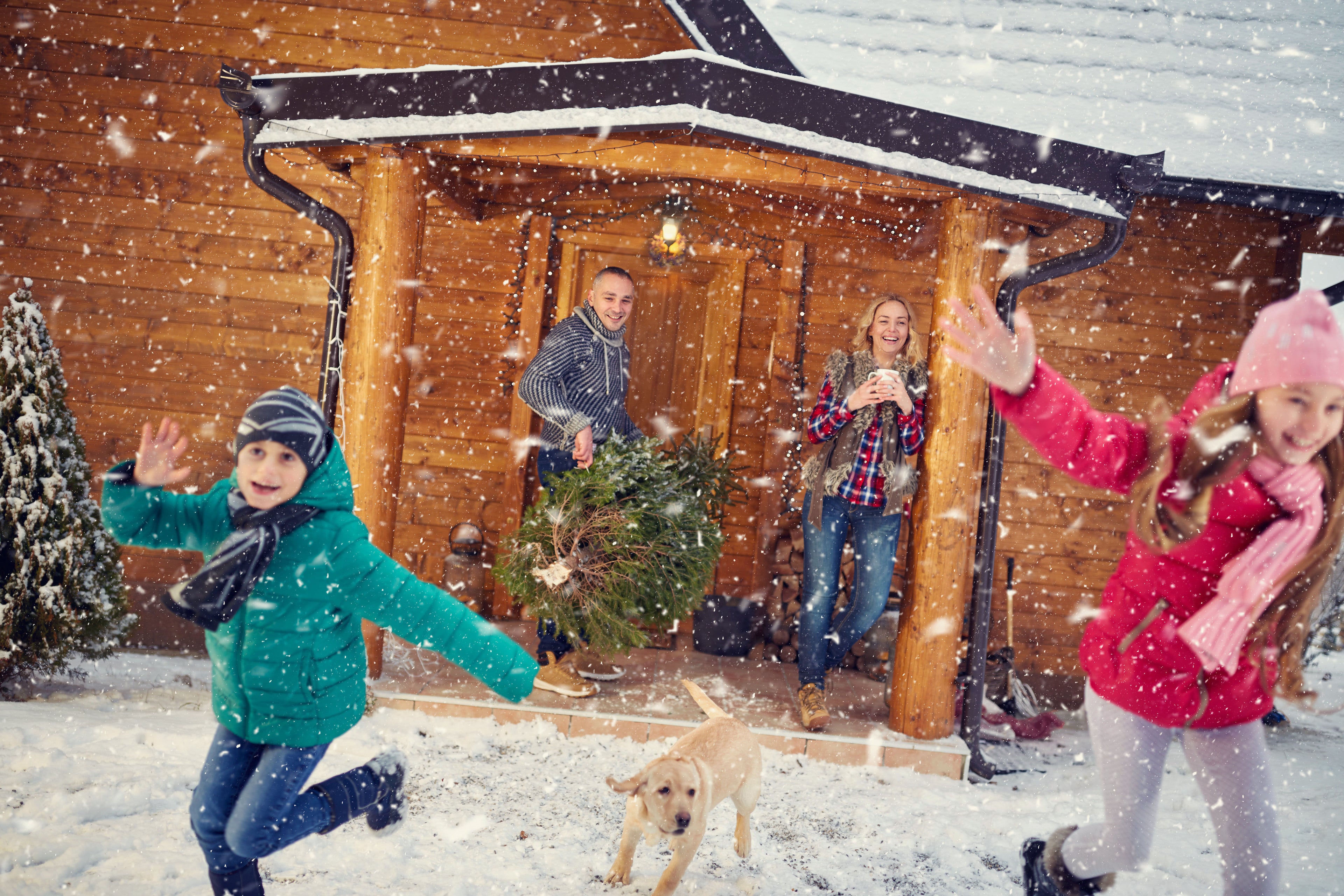 BRUSH ON BLOCK® image of family in snow