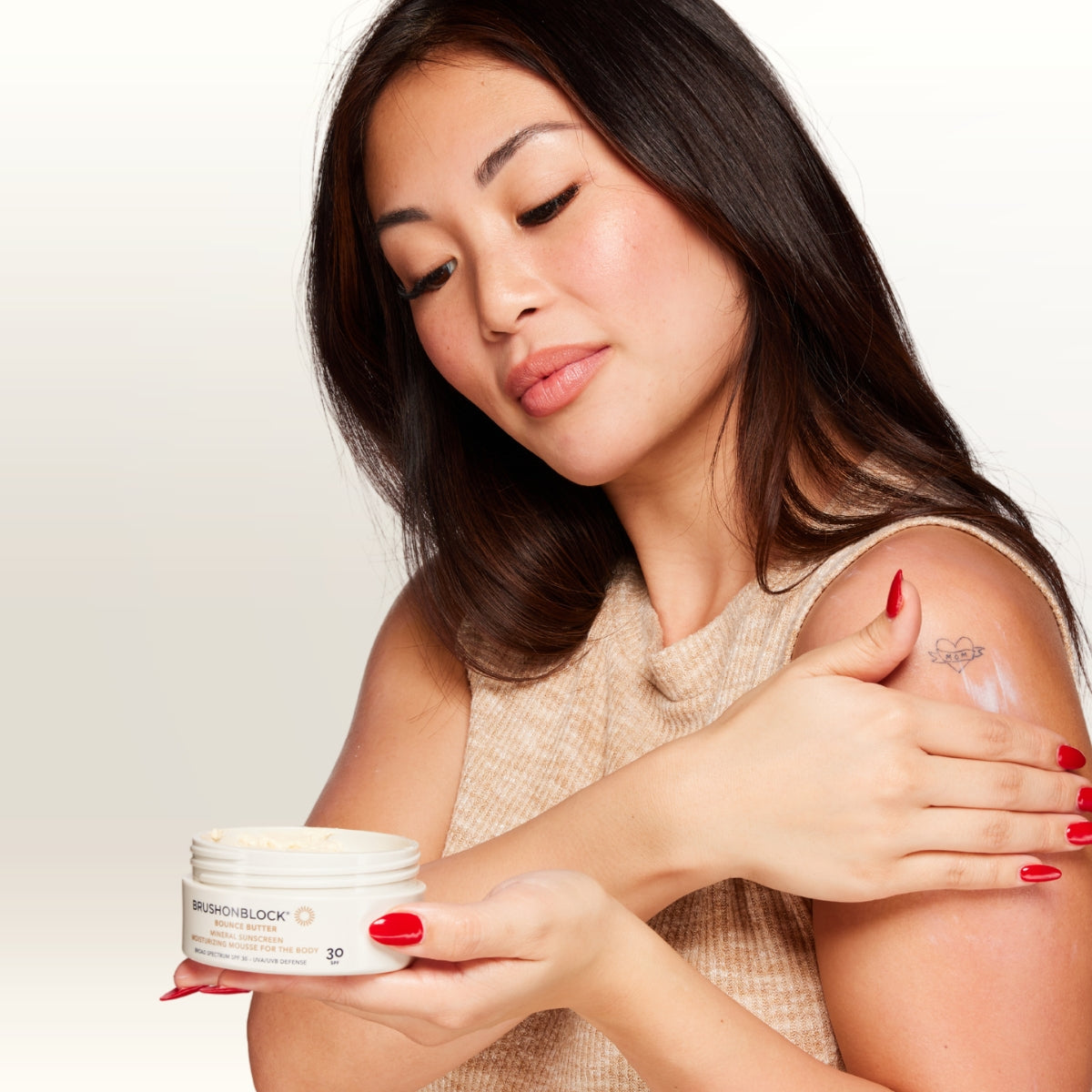 Bounce Butter SPF 30 Mineral Sunscreen Moisturizing Body Mousse product details mineral sunscreen brush applicator